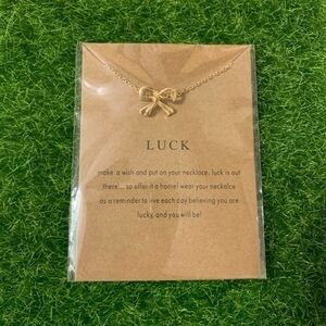 3/$30 💛 Bow “luck” Pendant Necklace